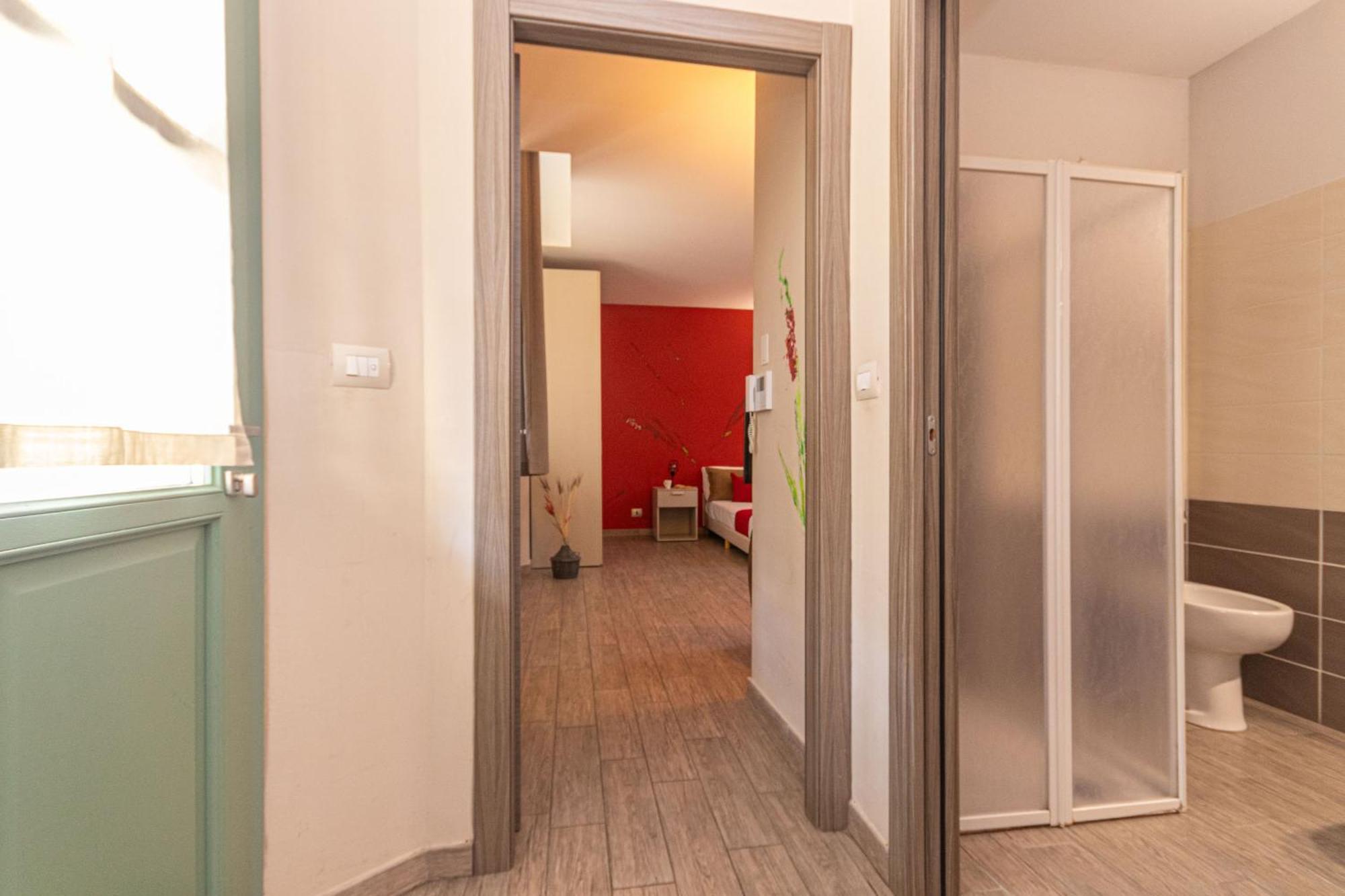 Housing Giulia Apartahotel